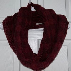 Dark red Charlotte Russe infinity scarf maroon